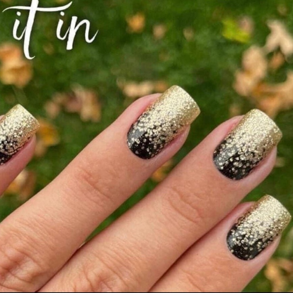 *Retired* Color Street: Ring It In | Black Gold Glitter Gradient Party Sparkle - Picture 9 of 14